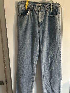Levi's Straight Leg Jeans in Light Blue Wash